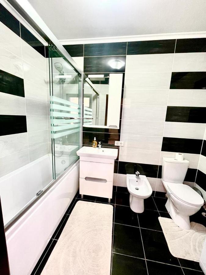 Large Apartment !!!Ciuflea Str. Chişinǎu Buitenkant foto